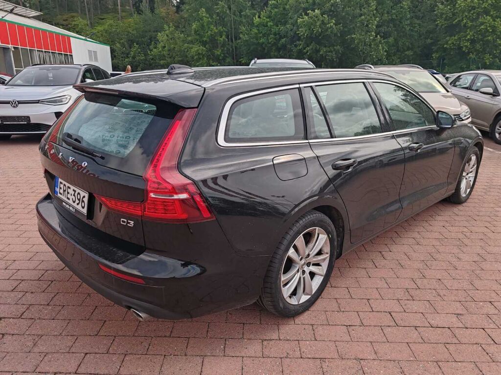Volvo V60 2019 Musta