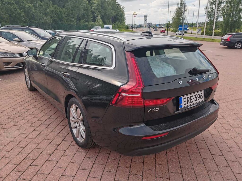 Volvo V60 2019 Musta