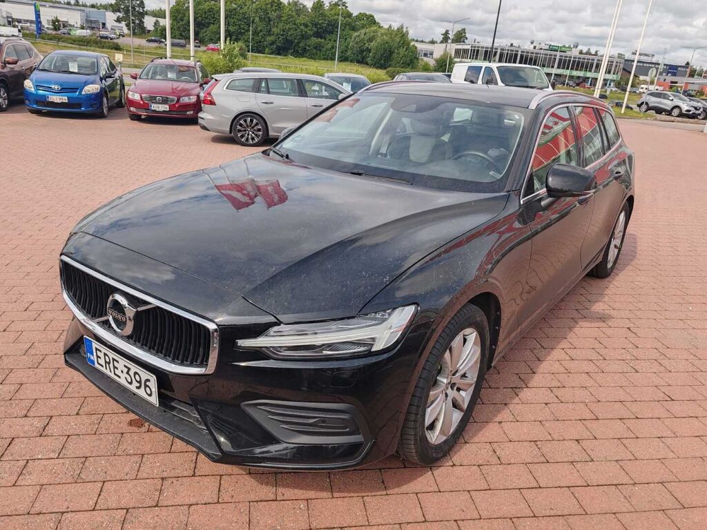 Volvo V60 2019 Musta