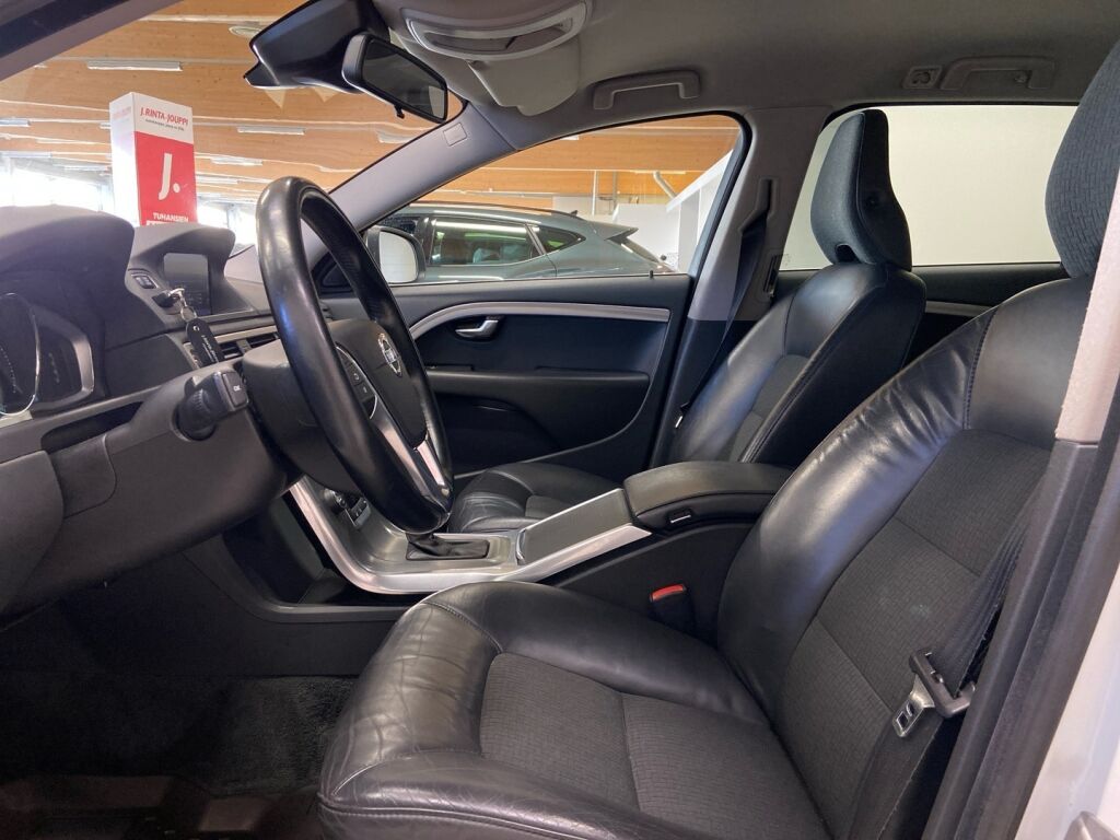 Volvo V70 2014 Valkoinen