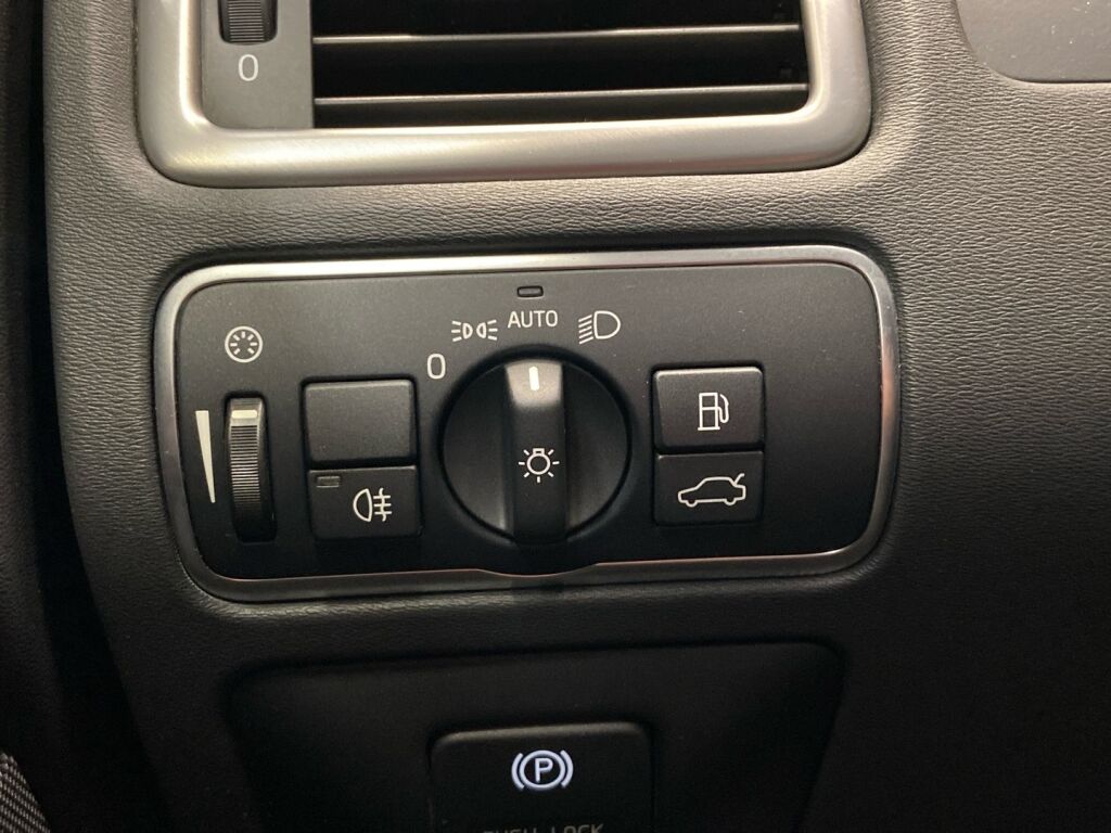 Volvo V70 2014 Valkoinen