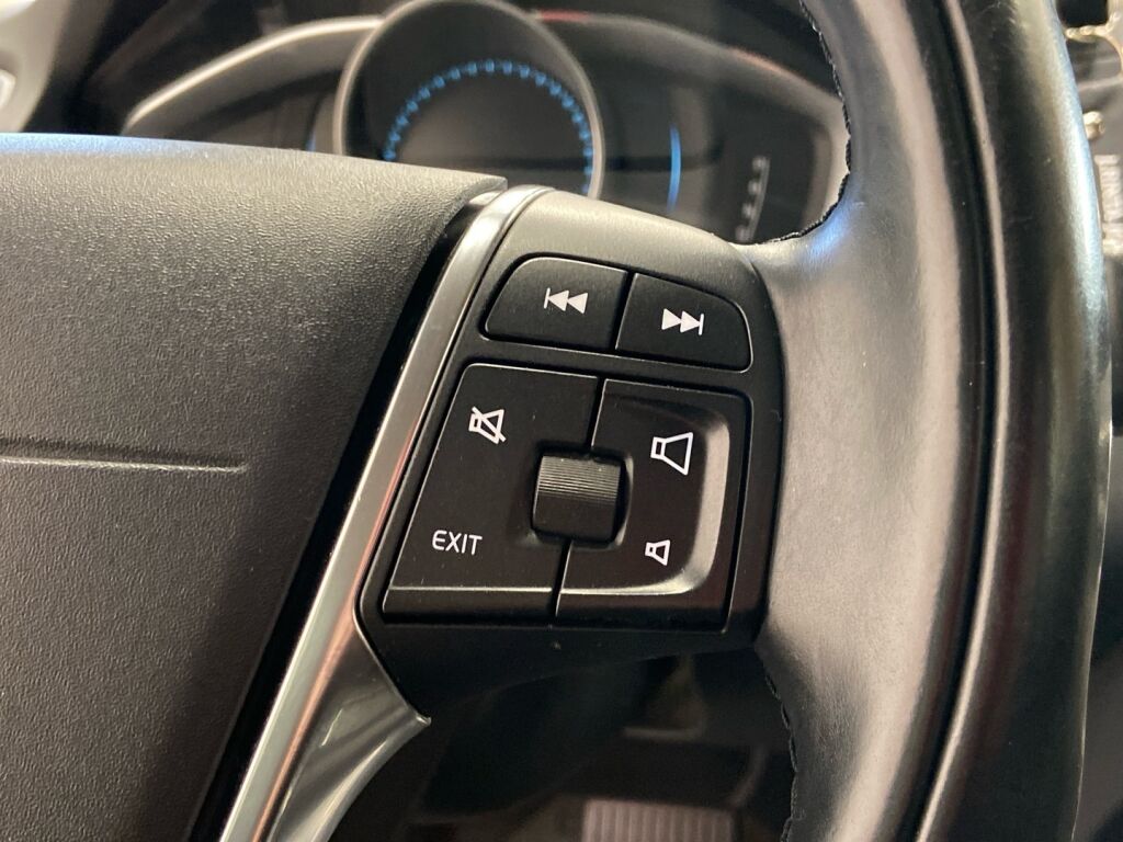 Volvo V70 2014 Valkoinen