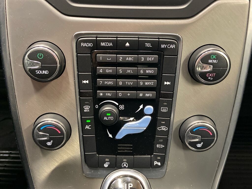 Volvo V70 2014 Valkoinen