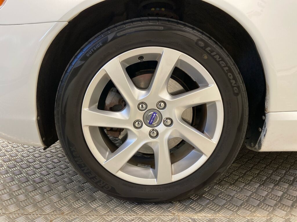 Volvo V70 2014 Valkoinen