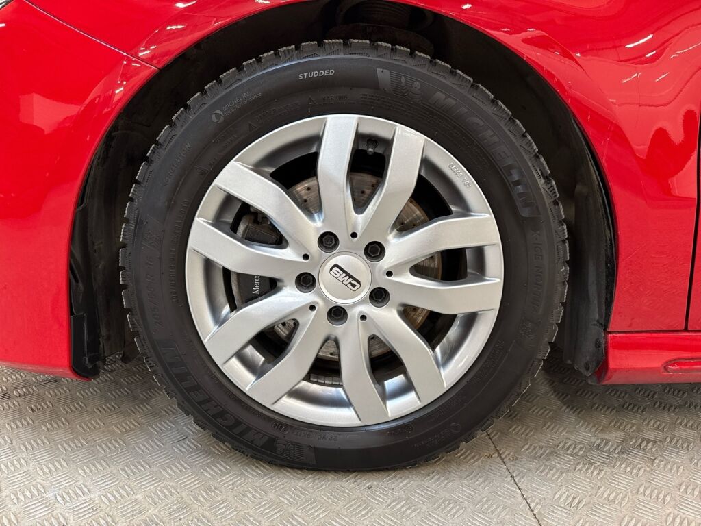 Mercedes-Benz B 2017 Punainen