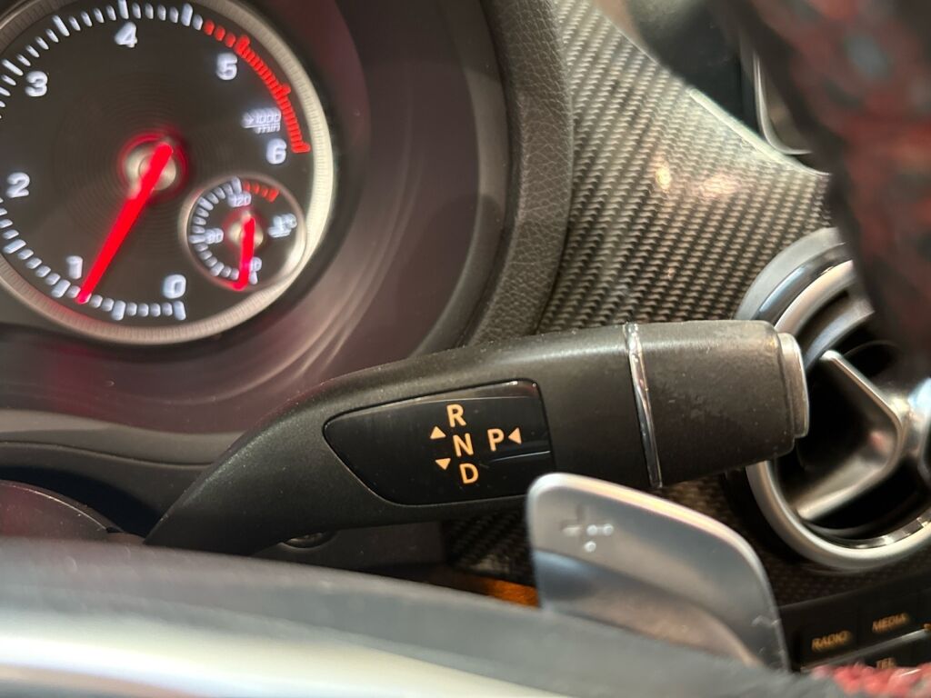 Mercedes-Benz B 2017 Punainen