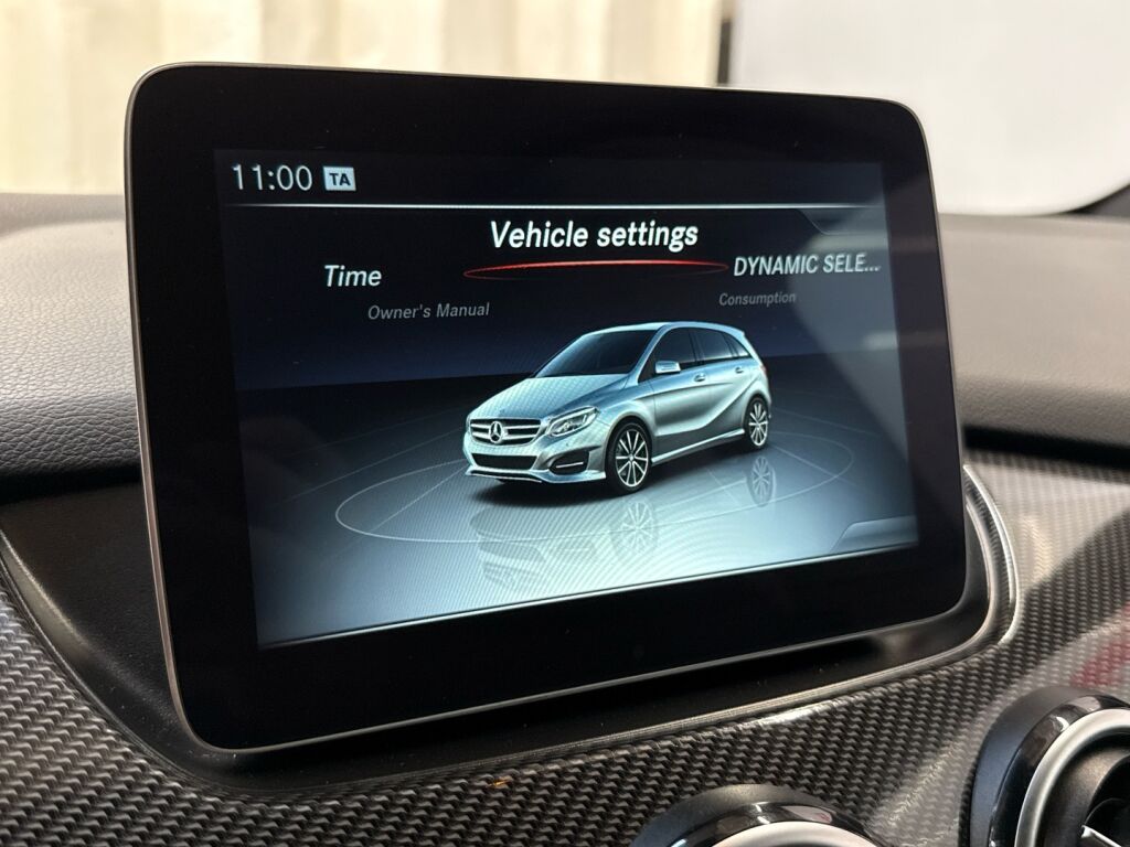 Mercedes-Benz B 2017 Punainen