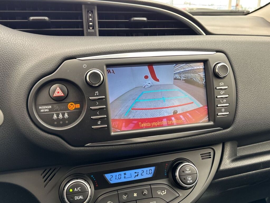 Toyota Yaris 2019 Punainen