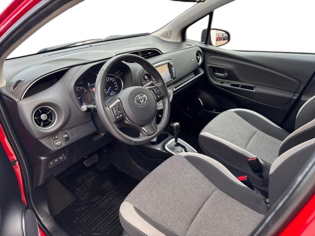 Toyota Yaris 2019 Punainen