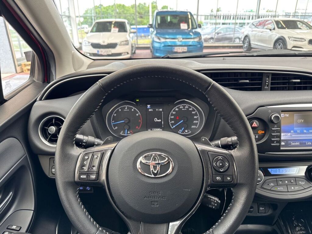 Toyota Yaris 2019 Punainen
