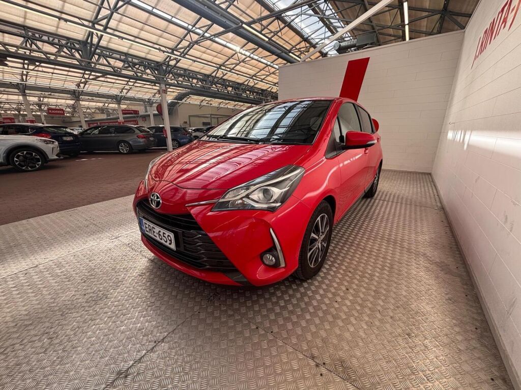 Toyota Yaris 2019 Punainen