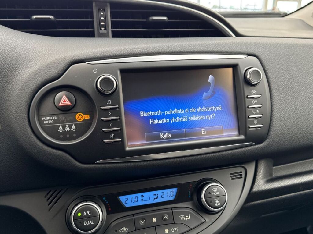 Toyota Yaris 2019 Punainen