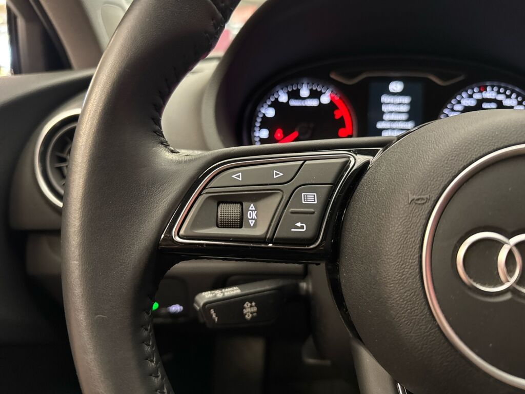 Audi A3 2019 Valkoinen