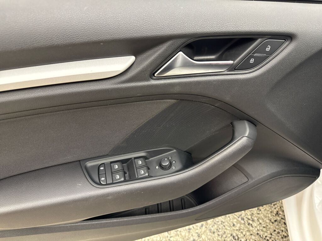 Audi A3 2019 Valkoinen