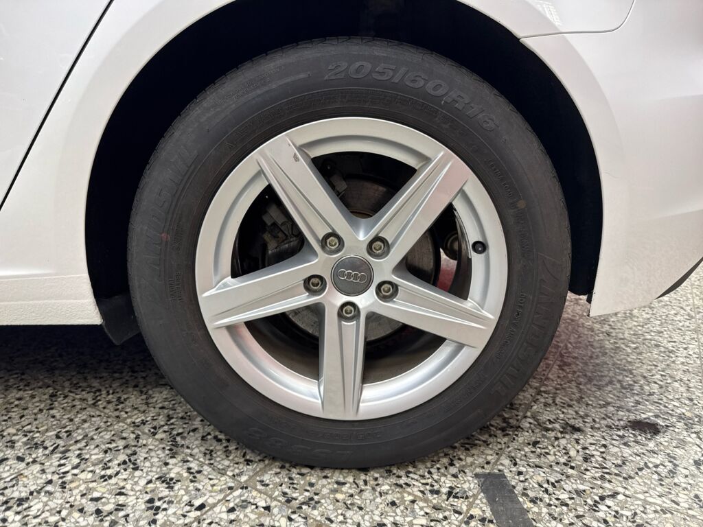 Audi A3 2019 Valkoinen