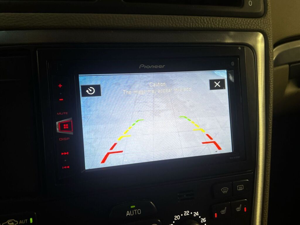 Volvo V70 2006 Keltainen