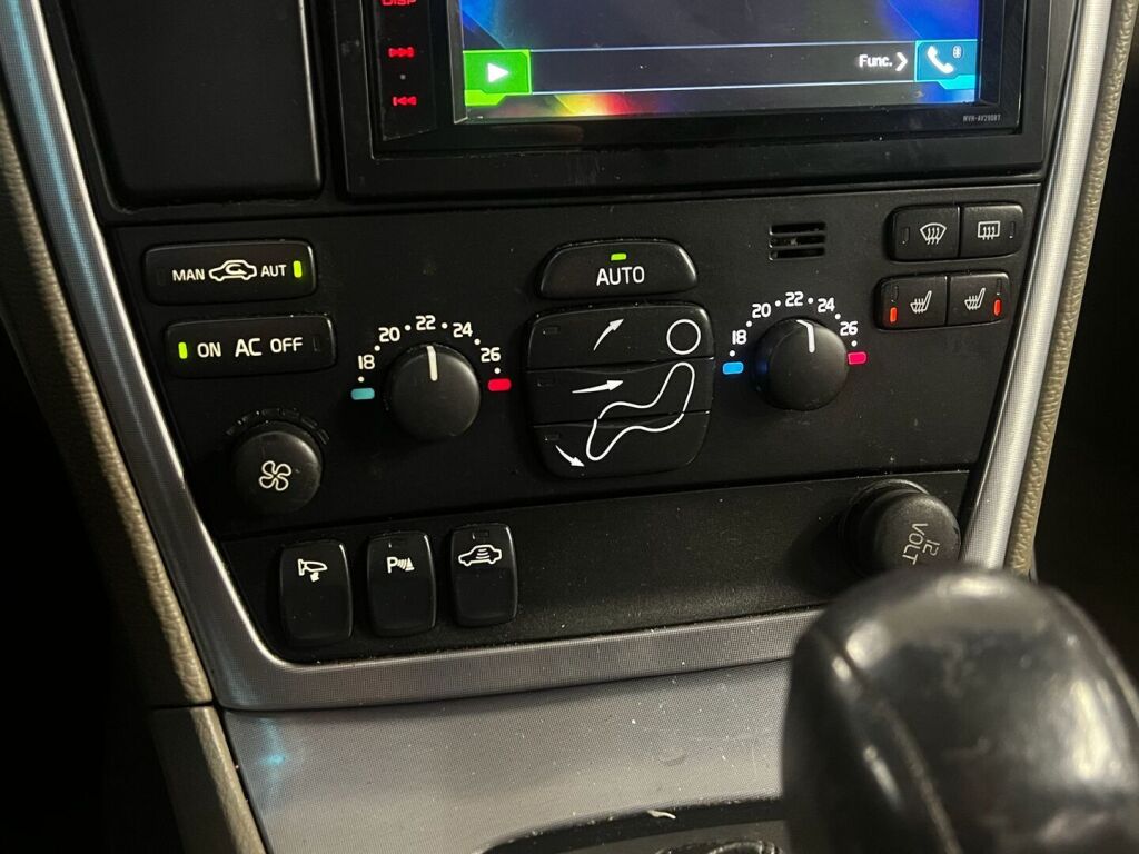 Volvo V70 2006 Keltainen