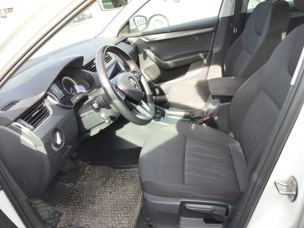 Skoda Octavia 2019 Valkoinen