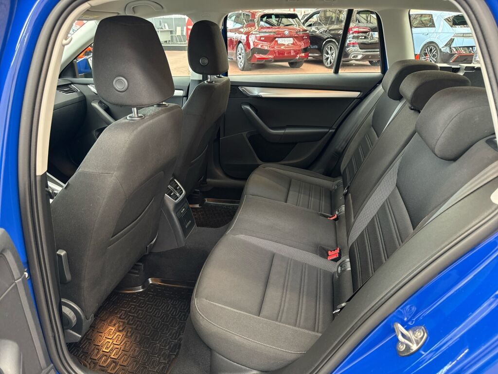 Skoda Octavia 2019 Sininen