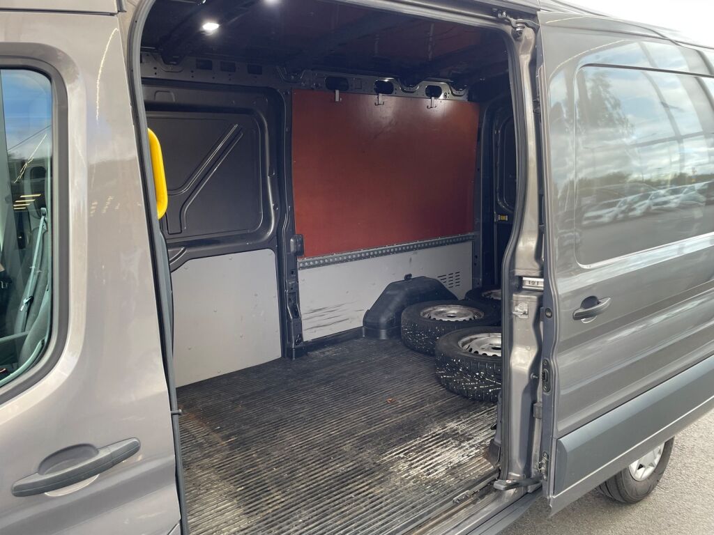 Ford Transit 2019 Ruskea (beige)