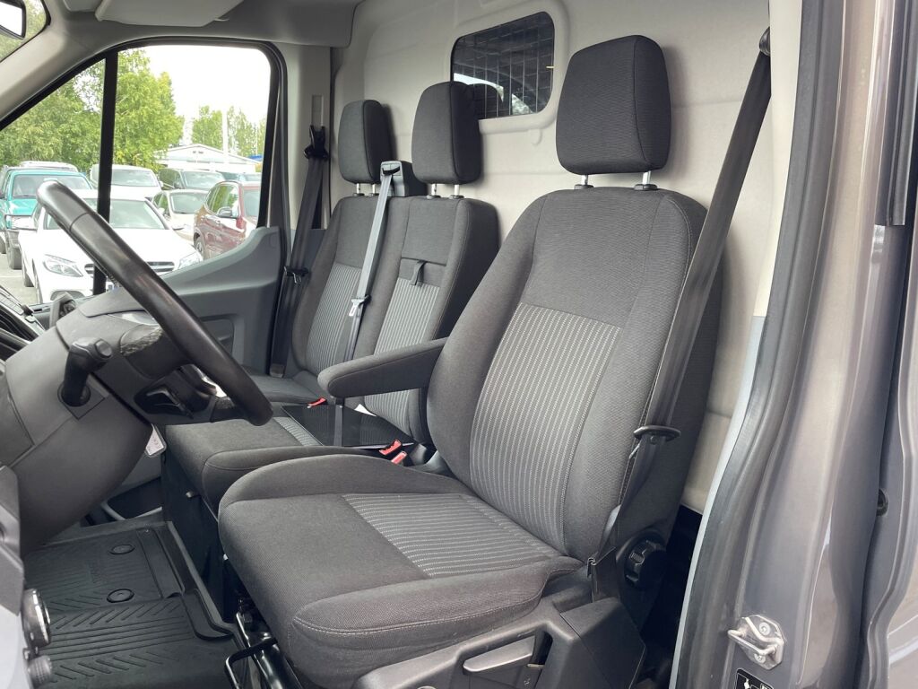 Ford Transit 2019 Ruskea (beige)