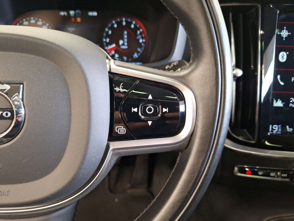 Volvo V60 2019 Sininen