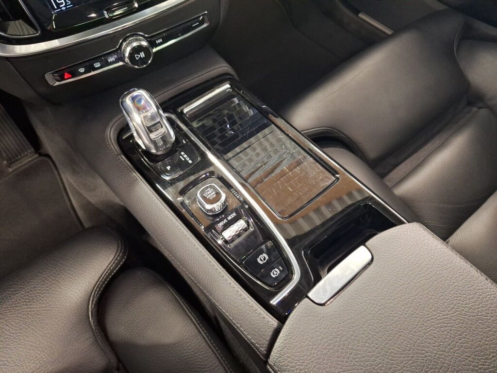 Volvo V60 2019 Sininen