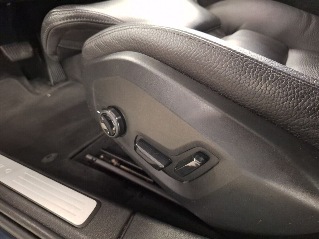 Volvo V60 2019 Sininen