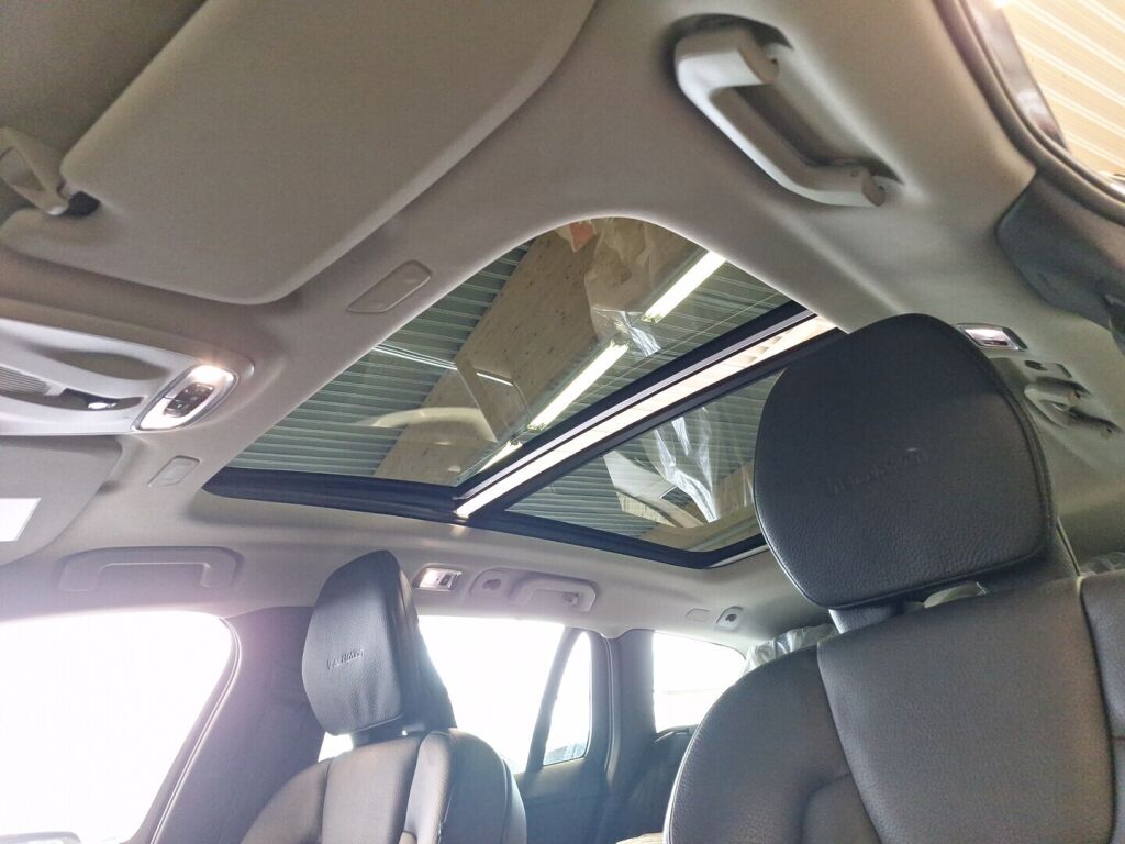 Volvo V60 2019 Sininen