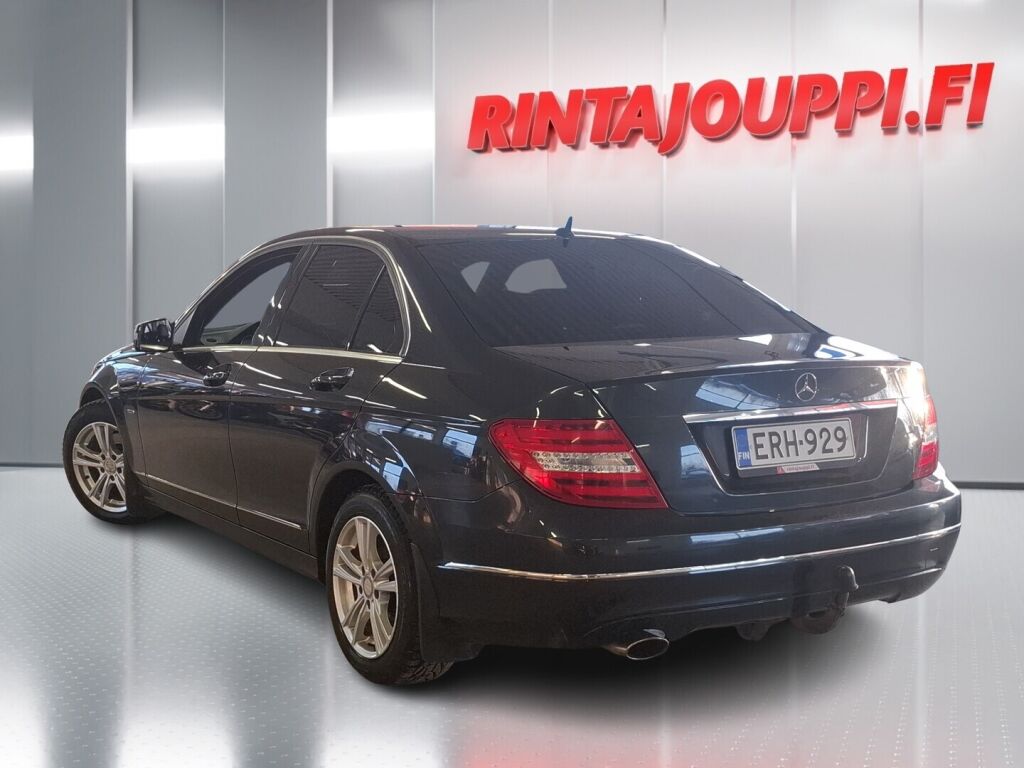 Mercedes-Benz C 2012 Musta