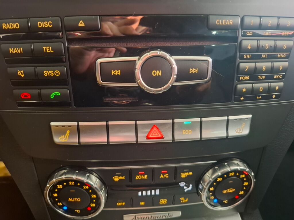 Mercedes-Benz C 2012 Musta