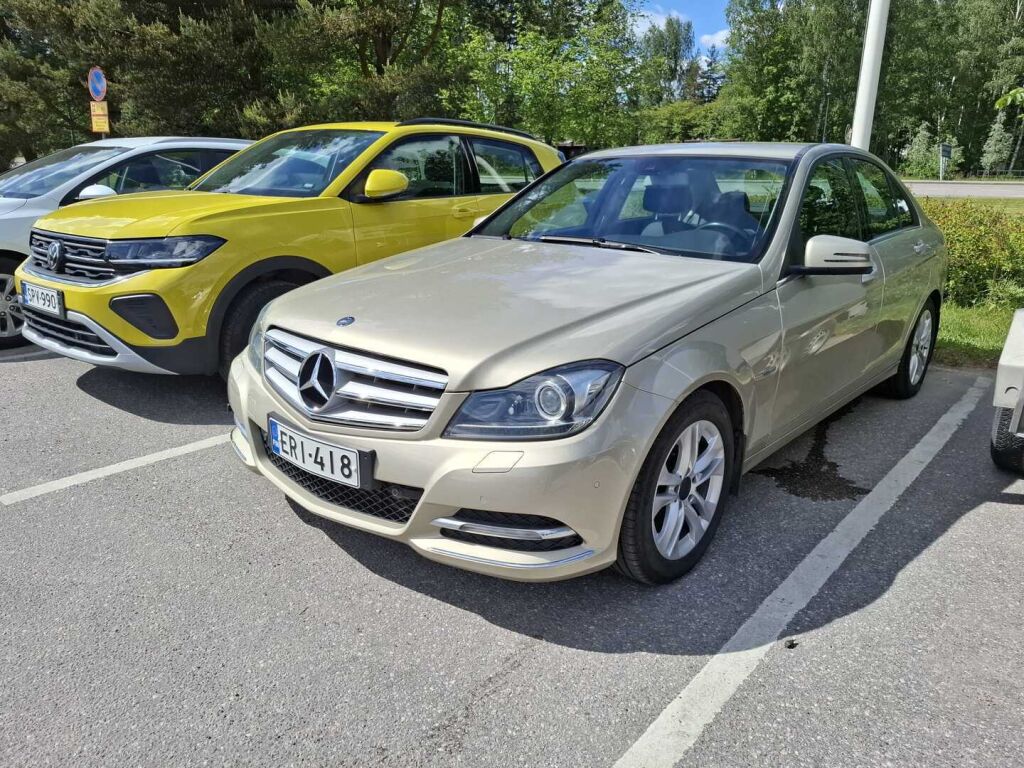 Mercedes-Benz C 2012 Ruskea (beige)