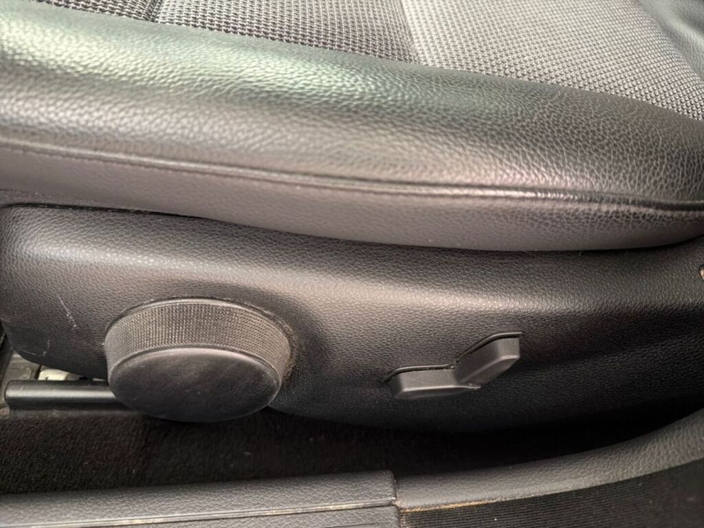 Mercedes-Benz C 2012 Ruskea (beige)