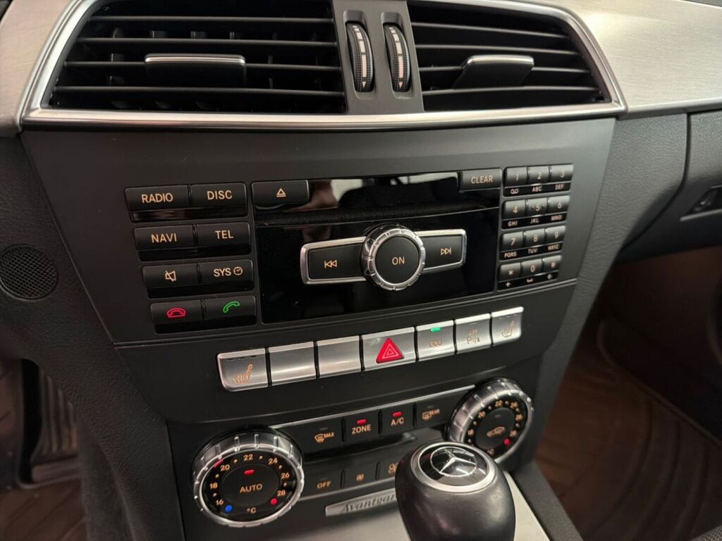 Mercedes-Benz C 2012 Ruskea (beige)