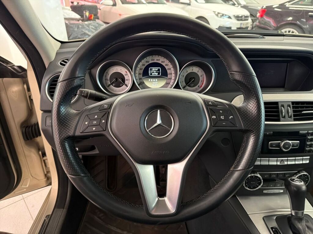 Mercedes-Benz C 2012 Ruskea (beige)