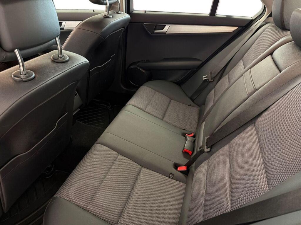 Mercedes-Benz C 2012 Ruskea (beige)