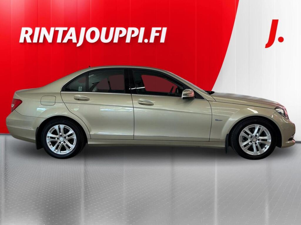 Mercedes-Benz C 2012 Ruskea (beige)