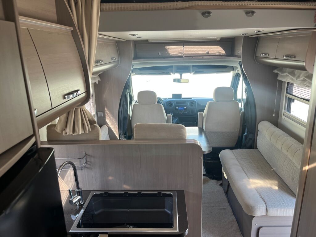 Adria MATRIX SUPREME M 687 SL ALDE 2012 Valkoinen
