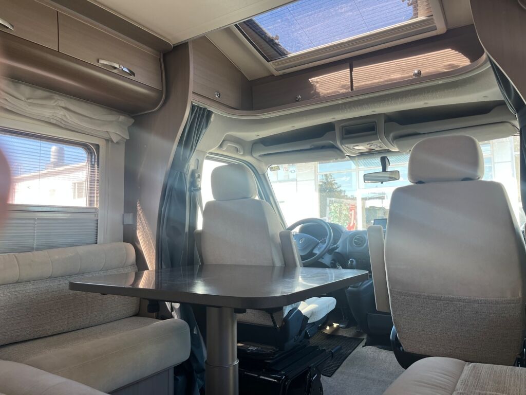 Adria MATRIX SUPREME M 687 SL ALDE 2012 Valkoinen