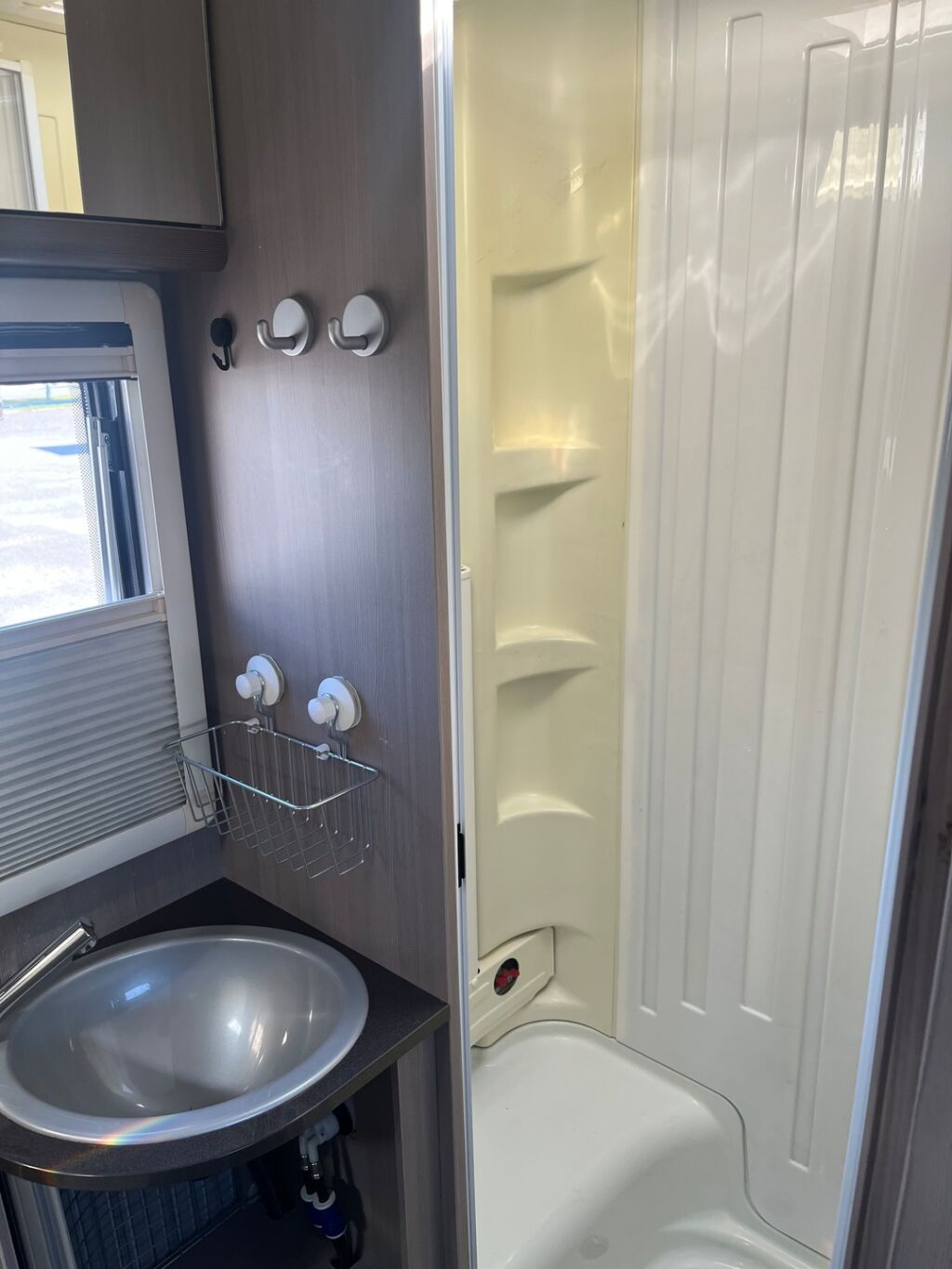 Adria MATRIX SUPREME M 687 SL ALDE 2012 Valkoinen