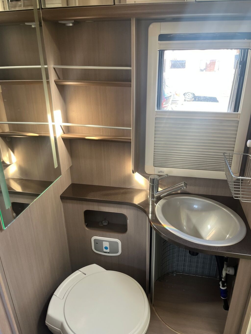 Adria MATRIX SUPREME M 687 SL ALDE 2012 Valkoinen