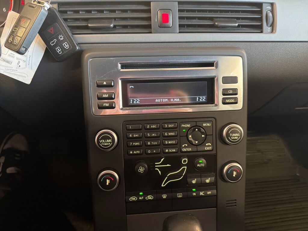 Volvo V70 2011 Harmaa