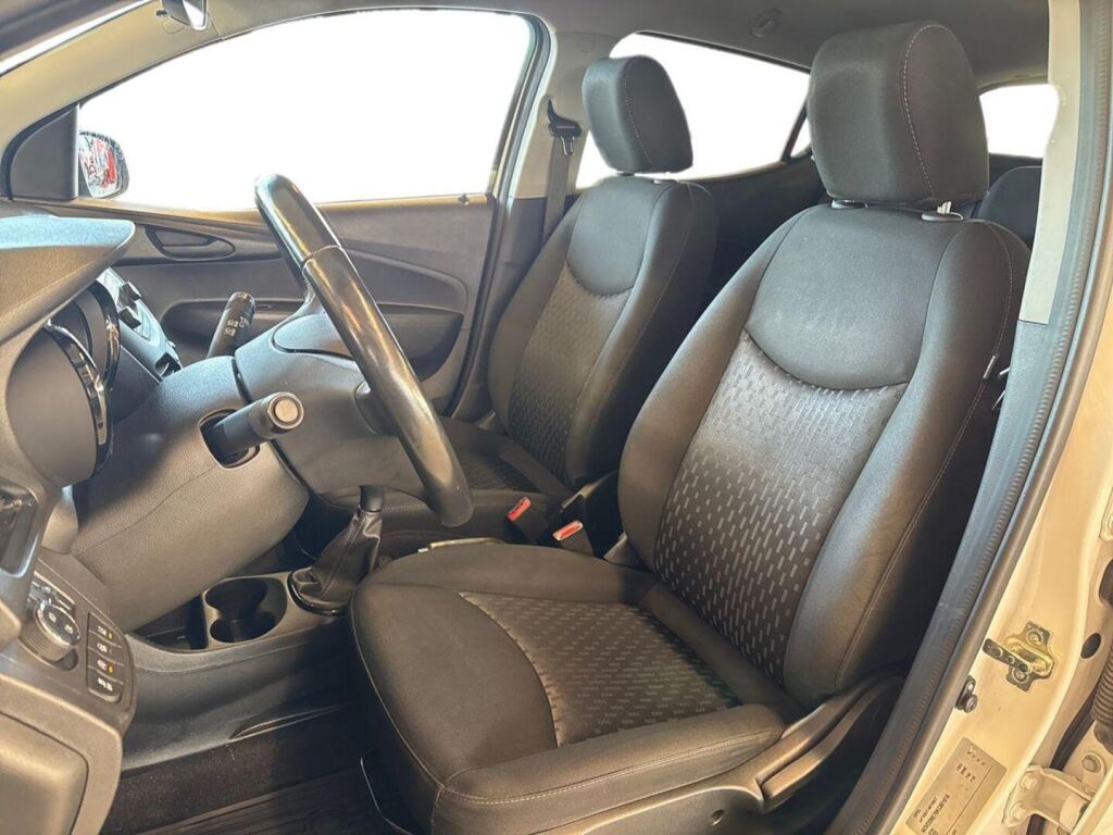 Opel Karl 2019 Valkoinen