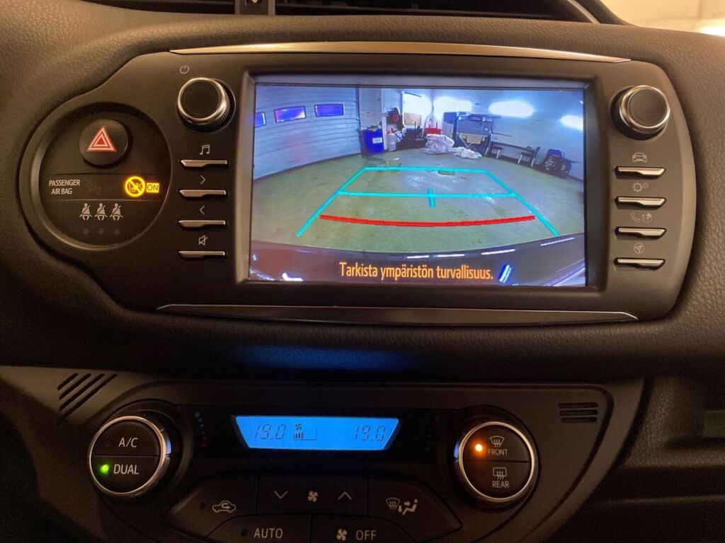 Toyota Yaris 2019 Musta