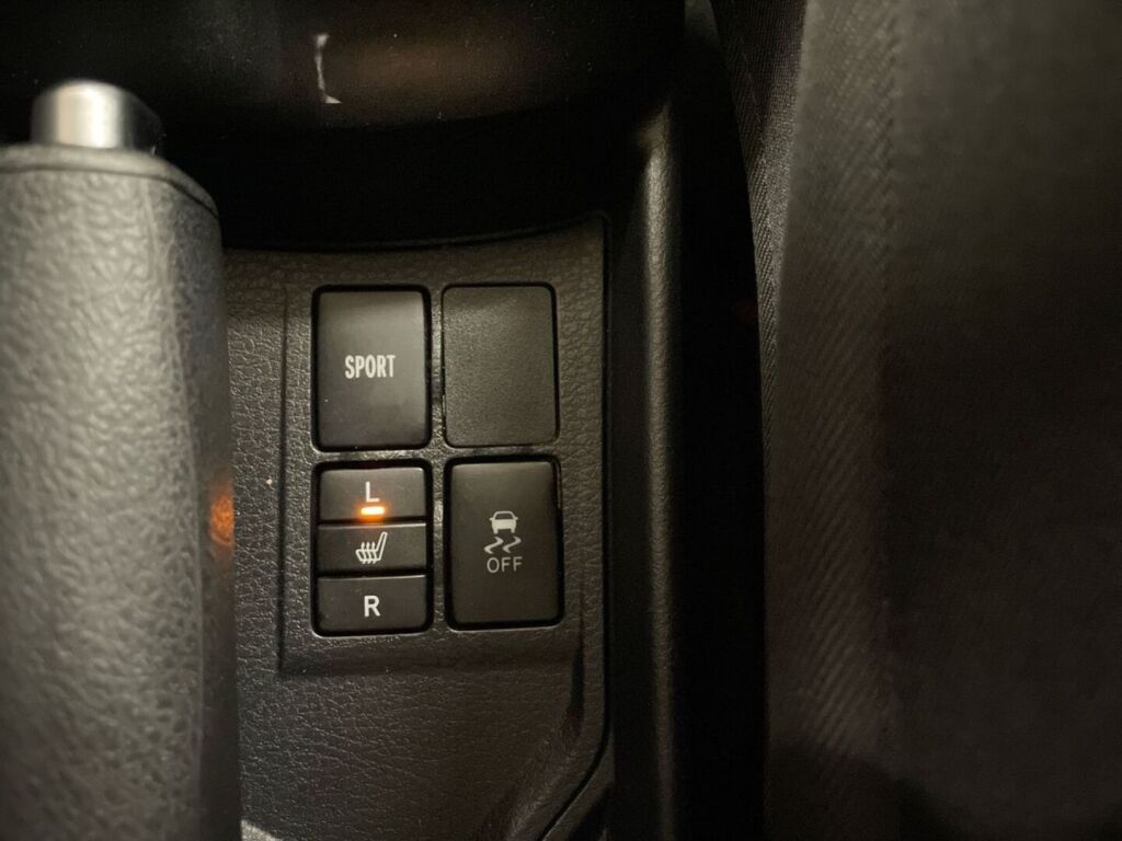Toyota Yaris 2019 Musta
