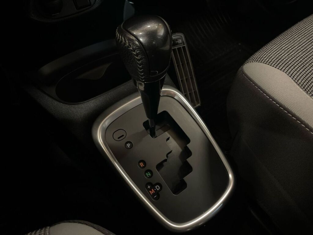 Toyota Yaris 2019 Musta