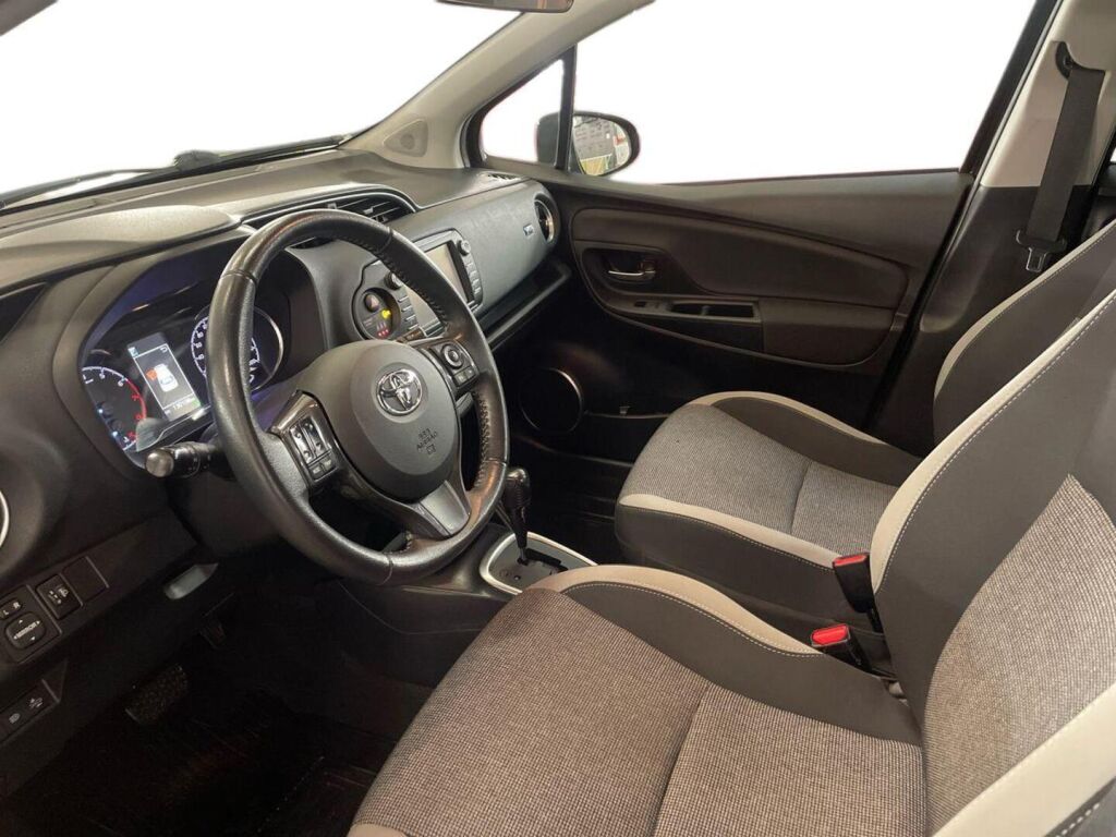 Toyota Yaris 2019 Musta