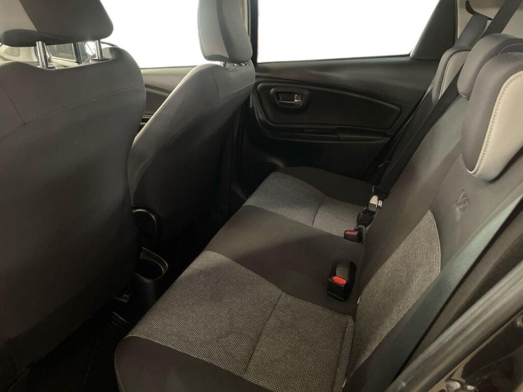 Toyota Yaris 2019 Musta