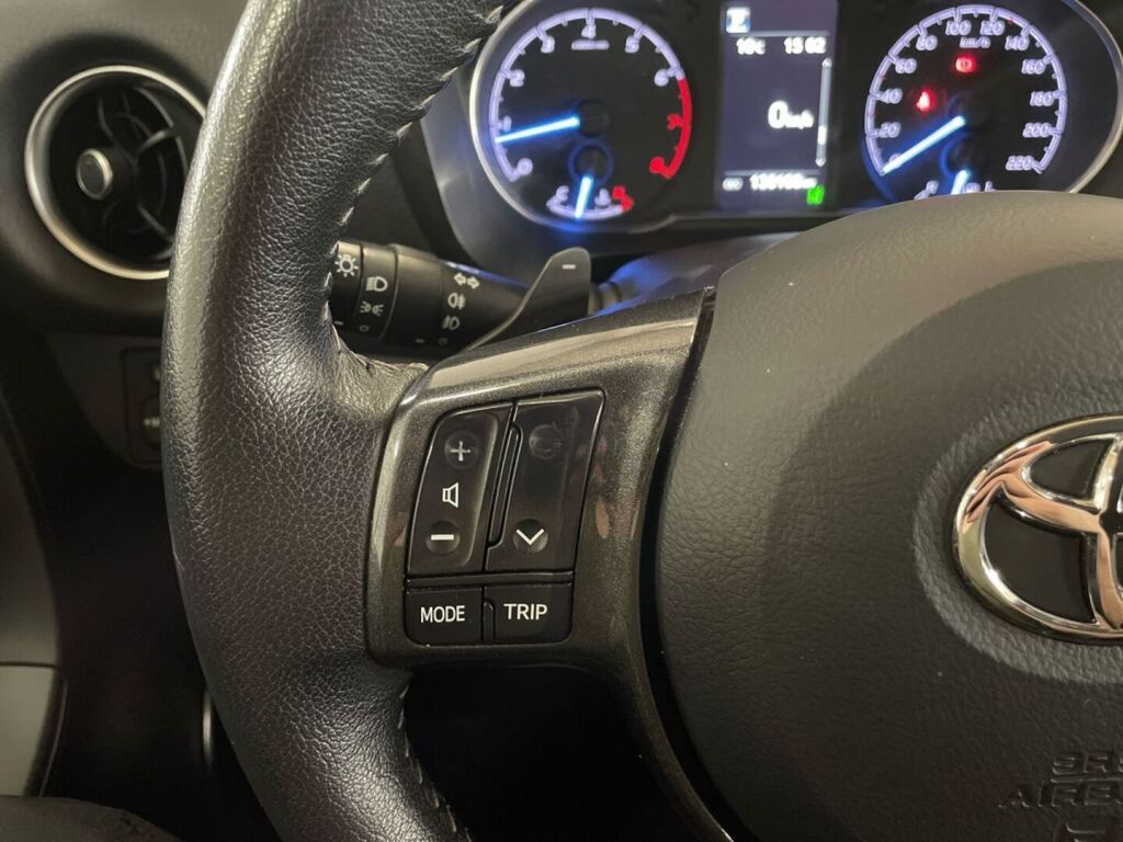 Toyota Yaris 2019 Musta