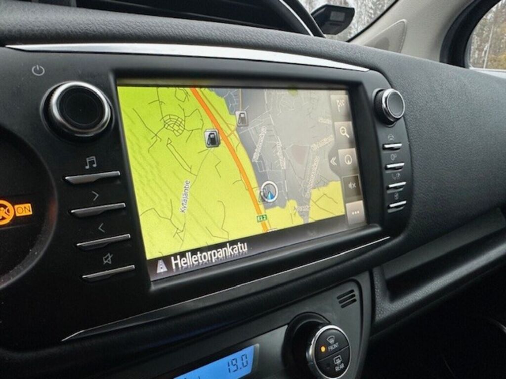 Toyota Yaris 2019 Musta